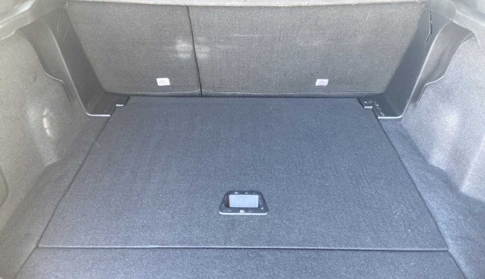 2020 Tata Harrier XZA PLUS 2.0L, Diesel, Automatic, 49,898 km, Boot Inside