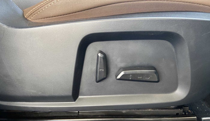 2020 Tata Harrier XZA PLUS 2.0L, Diesel, Automatic, 49,898 km, Driver Side Adjustment Panel