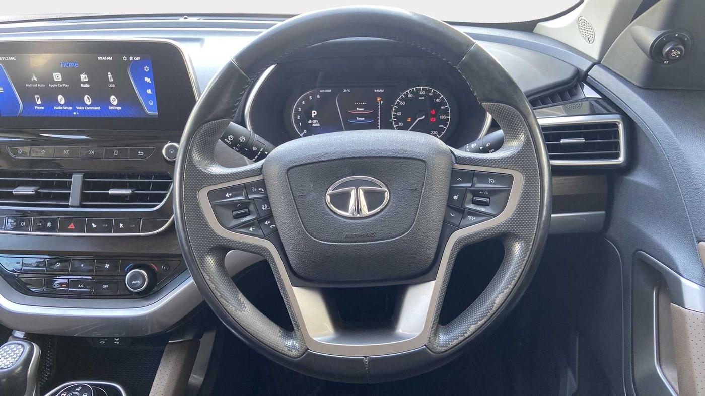 2020 Tata Harrier XZA PLUS 2.0L, Diesel, Automatic, 49,898 km, Steering Wheel Close Up