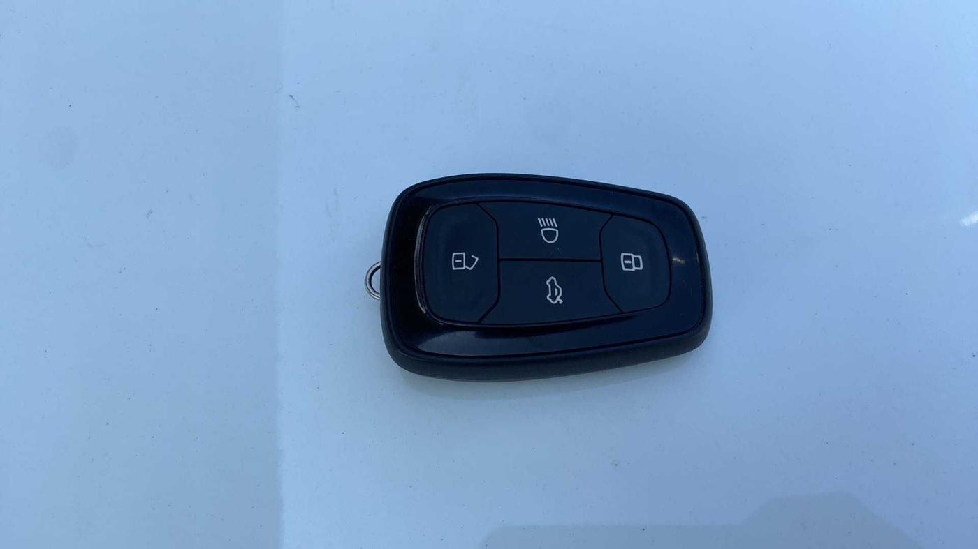 2020 Tata Harrier XZA PLUS 2.0L, Diesel, Automatic, 49,898 km, Key Close Up