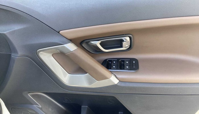 2020 Tata Harrier XZA PLUS 2.0L, Diesel, Automatic, 49,898 km, Driver Side Door Panels Control