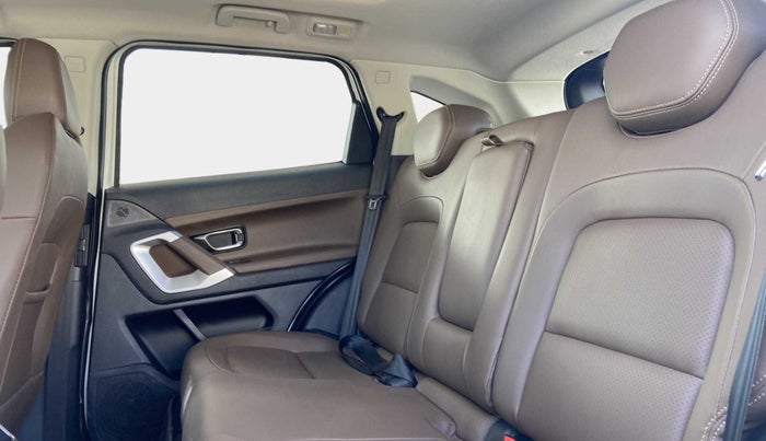 2020 Tata Harrier XZA PLUS 2.0L, Diesel, Automatic, 49,898 km, Right Side Rear Door Cabin