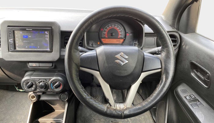 2017 Maruti IGNIS SIGMA 1.2, Petrol, Manual, 1,04,627 km, Steering Wheel Close Up