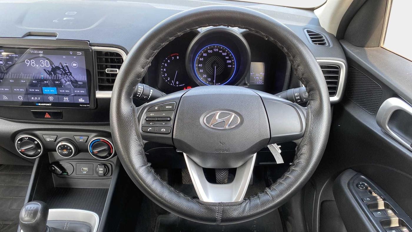 2020 Hyundai VENUE S 1.2, Petrol, Manual, 11,658 km, Steering Wheel Close Up