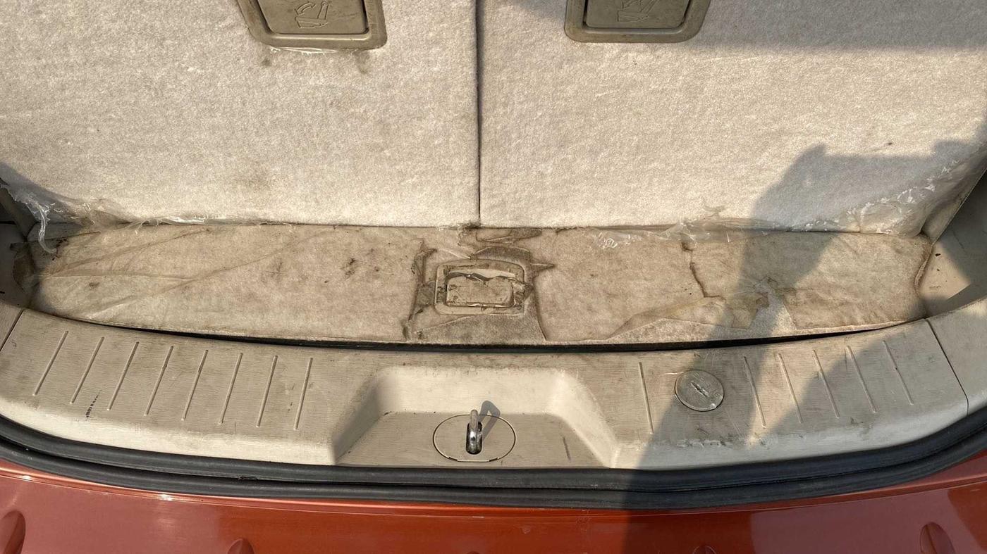 2015 Mahindra XUV500 W8, Diesel, Manual, 38,162 km, Boot Inside