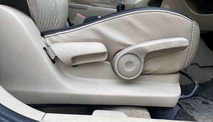 2016 Maruti Ciaz VDI+ SHVS, Diesel, Manual, 81,181 km, Driver Side Adjustment Panel