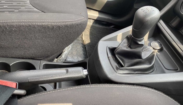 2021 Ford New Figo TITANIUM 1.2 PETROL MT, Petrol, Manual, 10,464 km, Gear Lever