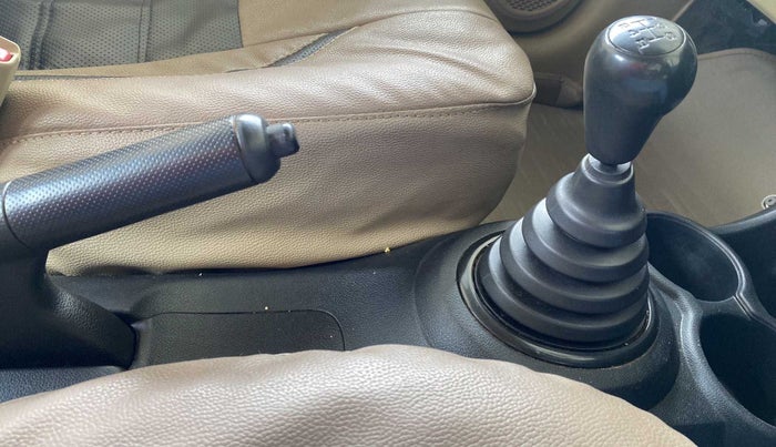 2014 Honda Amaze 1.5L I-DTEC E, Diesel, Manual, 1,00,090 km, Gear Lever