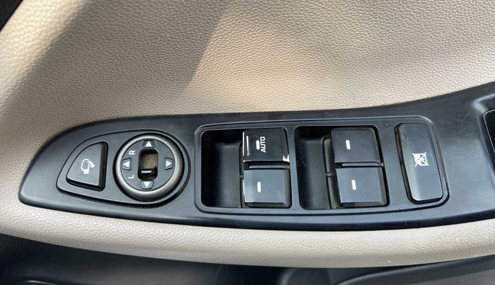 2018 Hyundai Elite i20 ASTA 1.4 CRDI (O), Diesel, Manual, 83,097 km, Driver Side Door Panels Control