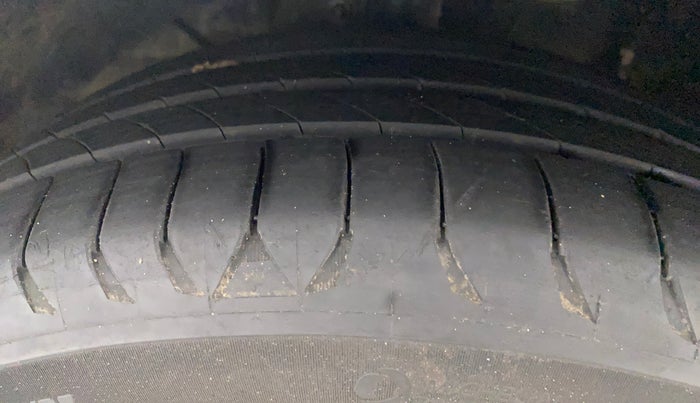 2017 Maruti Baleno ZETA CVT PETROL 1.2, Petrol, Automatic, 54,210 km, Left Front Tyre Tread