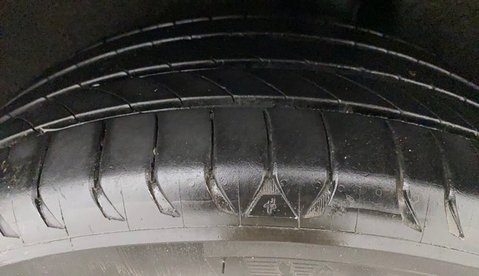 2017 Maruti Baleno ZETA CVT PETROL 1.2, Petrol, Automatic, 54,210 km, Left Rear Tyre Tread
