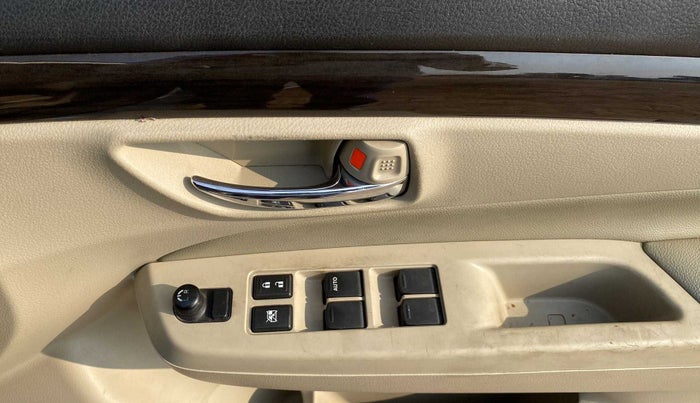 2018 Maruti Ciaz ALPHA 1.4 PETROL, Petrol, Manual, 48,004 km, Driver Side Door Panels Control
