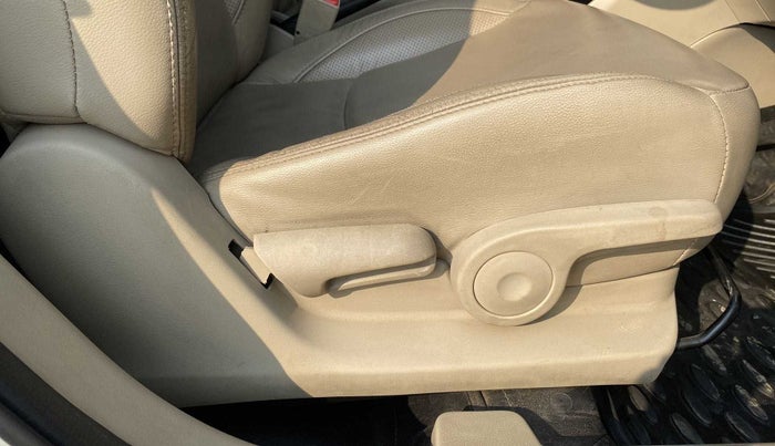 2018 Maruti Ciaz ALPHA 1.4 PETROL, Petrol, Manual, 48,004 km, Driver Side Adjustment Panel