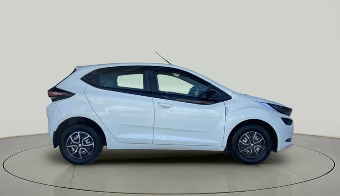 2020 Tata ALTROZ XE PETROL, Petrol, Manual, 21,635 km, Right Side View