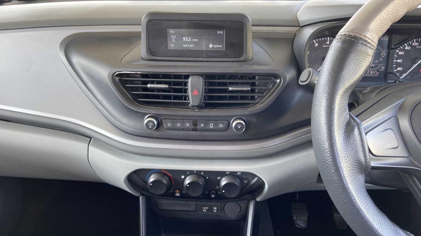 2020 Tata ALTROZ XE PETROL, Petrol, Manual, 21,635 km, Air Conditioner