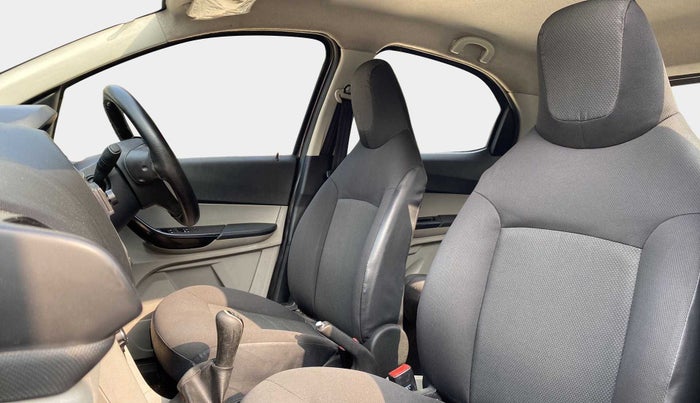 2016 Tata Tiago XM PETROL, Petrol, Manual, 44,672 km, Right Side Front Door Cabin