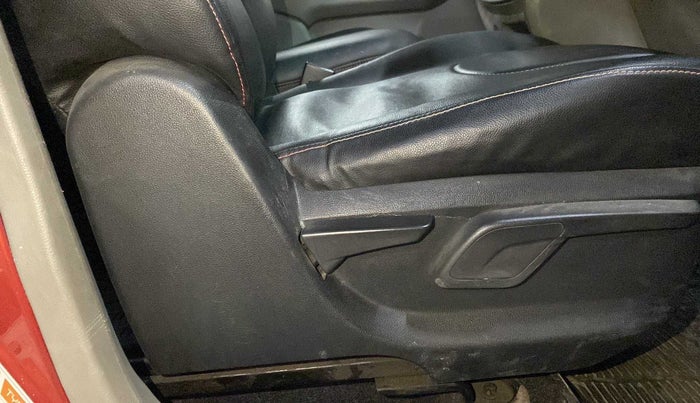 2016 Mahindra Kuv100 K8 6 STR, Petrol, Manual, 50,132 km, Driver Side Adjustment Panel