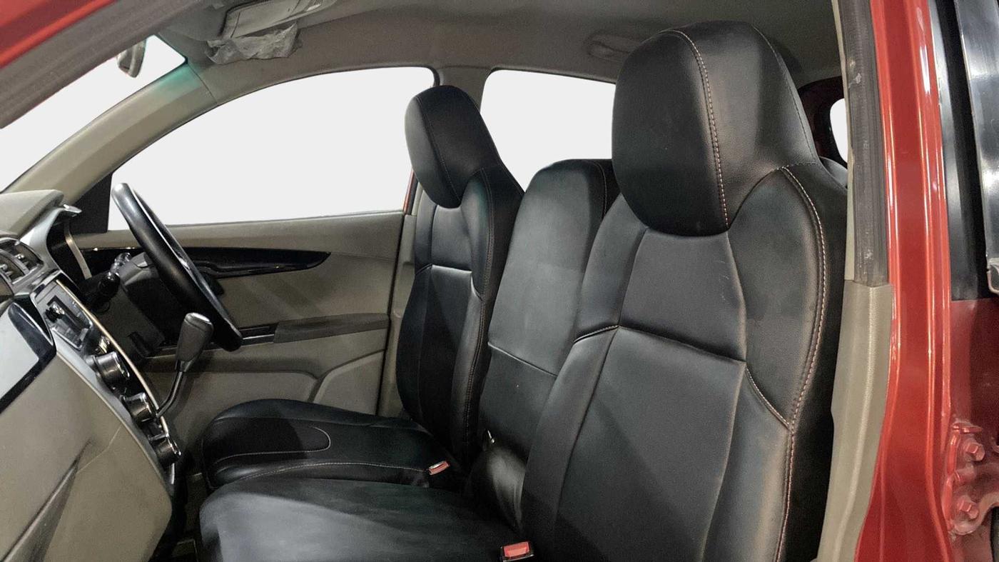 2016 Mahindra Kuv100 K8 6 STR, Petrol, Manual, 50,132 km, Right Side Front Door Cabin