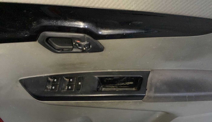 2016 Mahindra Kuv100 K8 6 STR, Petrol, Manual, 50,132 km, Driver Side Door Panels Control