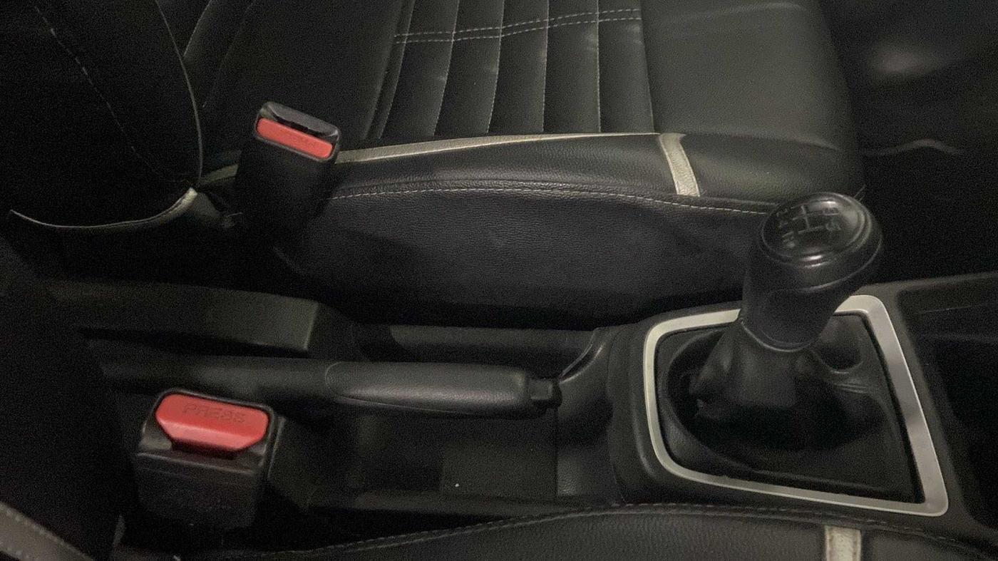 2018 Maruti Swift LXI, Petrol, Manual, 30,072 km, Gear Lever