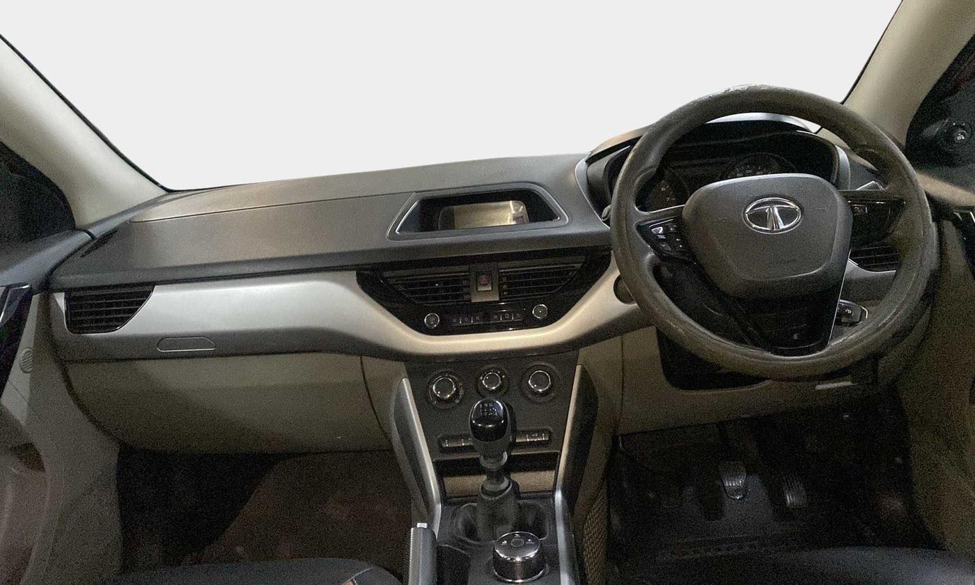 2017 Tata NEXON XM PETROL, Petrol, Manual, 31,292 km, Dashboard