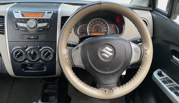 2015 Maruti Wagon R 1.0 VXI, Petrol, Manual, 92,019 km, Steering Wheel Close Up