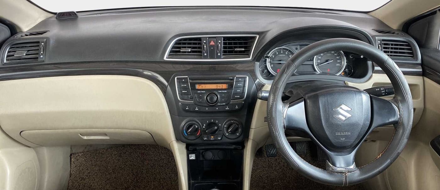 2015 Maruti Ciaz VXI, Petrol, Manual, 64,338 km, Dashboard