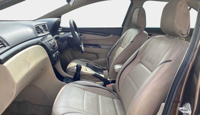 2015 Maruti Ciaz VXI, Petrol, Manual, 64,338 km, Right Side Front Door Cabin