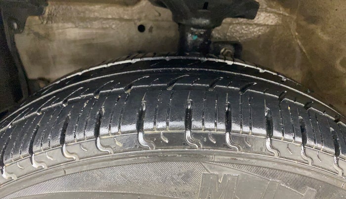 2016 Maruti Celerio VXI AMT, Petrol, Automatic, 73,425 km, Left Front Tyre Tread