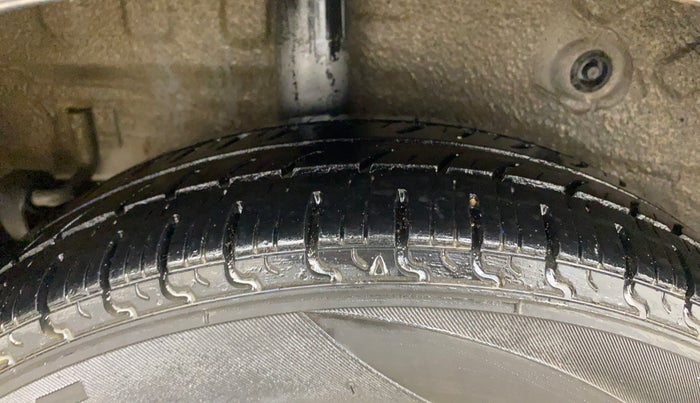 2016 Maruti Celerio VXI AMT, Petrol, Automatic, 73,425 km, Right Rear Tyre Tread