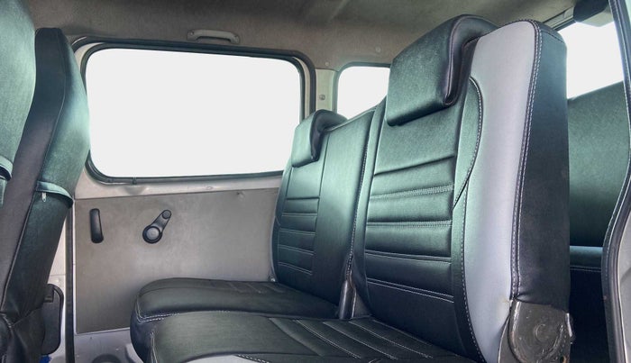 2018 Maruti Eeco 5 STR WITH A/C+HTR, Petrol, Manual, 75,090 km, Right Side Rear Door Cabin