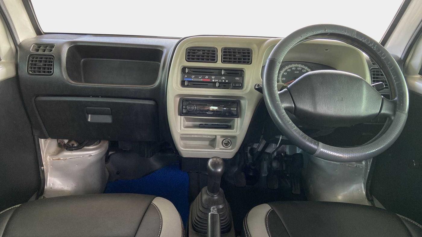 2018 Maruti Eeco 5 STR WITH A/C+HTR, Petrol, Manual, 75,090 km, Dashboard