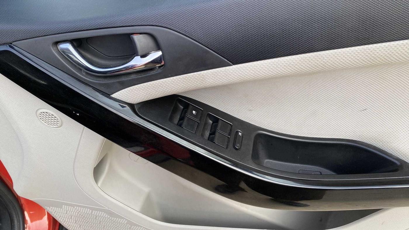 2021 Tata NEXON XZ PLUS (O) PETROL, Petrol, Manual, 5,115 km, Driver Side Door Panels Control