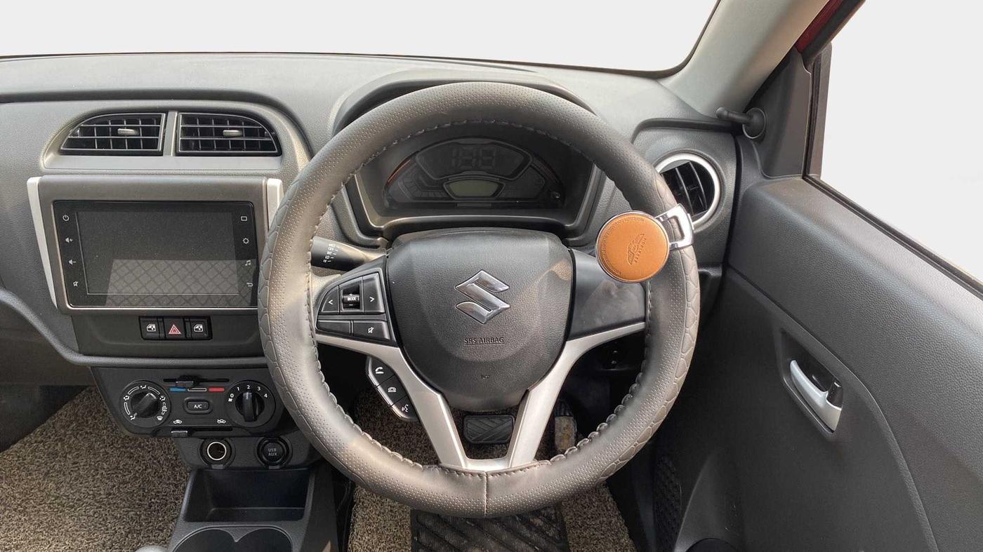 2022 Maruti Alto K10 VXI PLUS AMT, Petrol, Automatic, 704 km, Steering Wheel Close Up