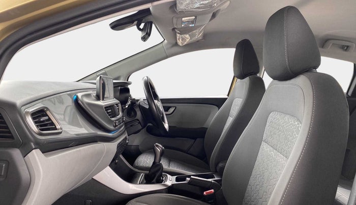 2020 Tata ALTROZ XZ PETROL, Petrol, Manual, 21,900 km, Right Side Front Door Cabin