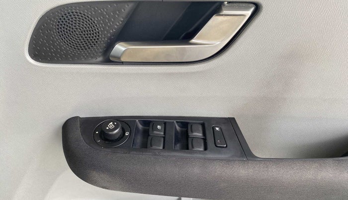 2020 Tata ALTROZ XZ PETROL, Petrol, Manual, 21,900 km, Driver Side Door Panels Control