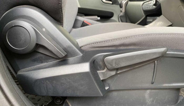 2020 Tata ALTROZ XZ PETROL, Petrol, Manual, 21,900 km, Driver Side Adjustment Panel