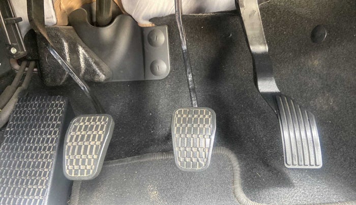2022 Tata PUNCH CREATIVE IRA 1.2 RTN DUAL TONE, Petrol, Manual, 9,646 km, Pedals