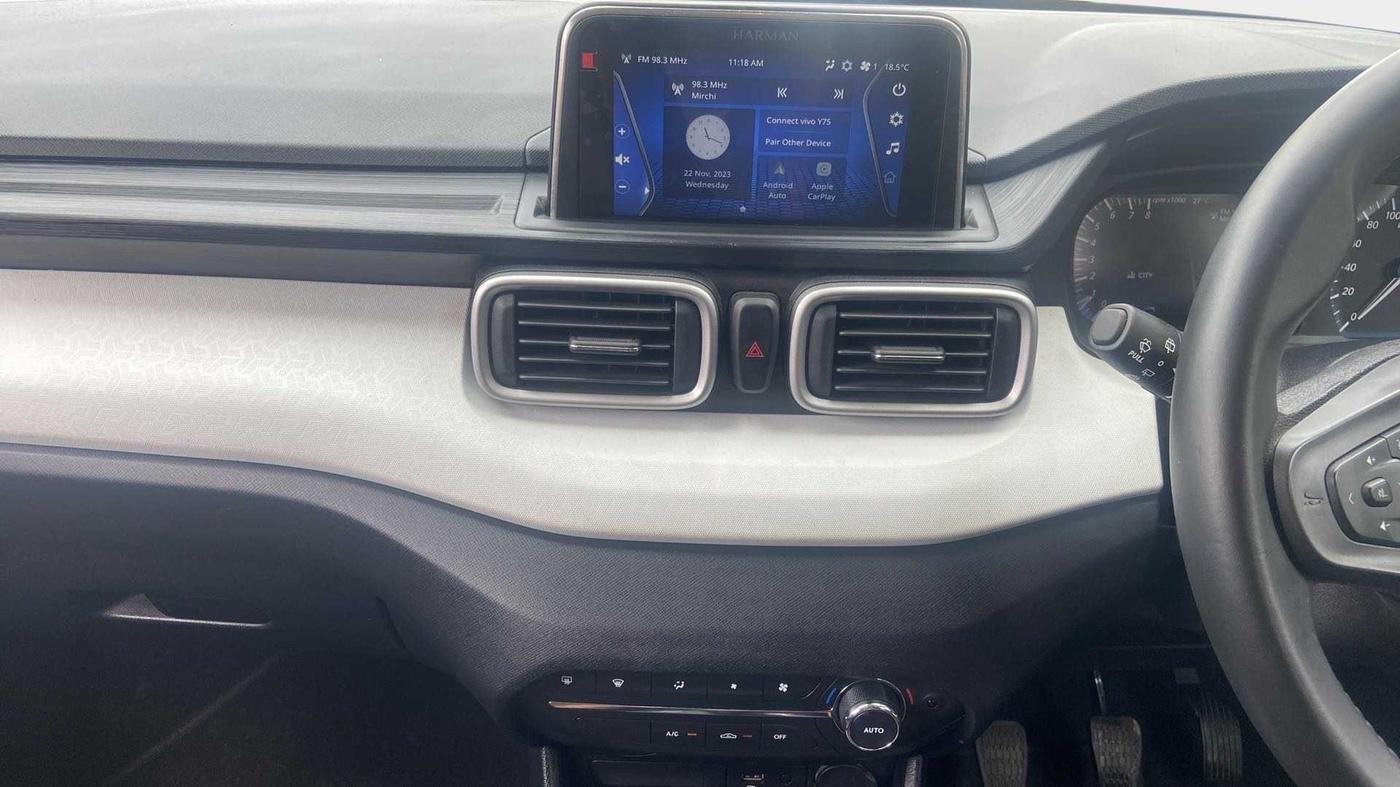 2022 Tata PUNCH CREATIVE IRA 1.2 RTN DUAL TONE, Petrol, Manual, 9,646 km, Air Conditioner