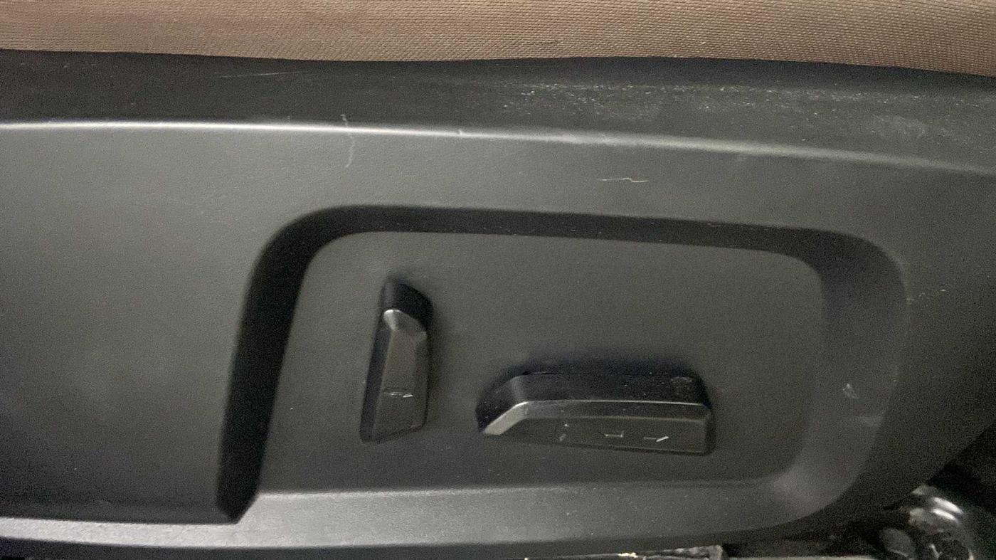 2020 Tata Harrier XZA PLUS 2.0L DUAL TONE, Diesel, Automatic, 48,760 km, Driver Side Adjustment Panel