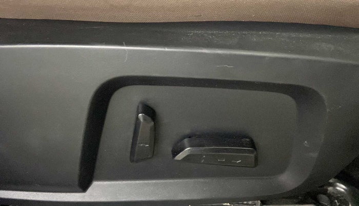 2020 Tata Harrier XZA PLUS 2.0L DUAL TONE, Diesel, Automatic, 48,760 km, Driver Side Adjustment Panel