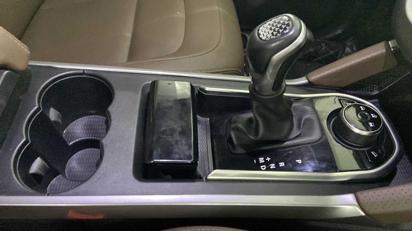 2020 Tata Harrier XZA PLUS 2.0L DUAL TONE, Diesel, Automatic, 48,760 km, Gear Lever