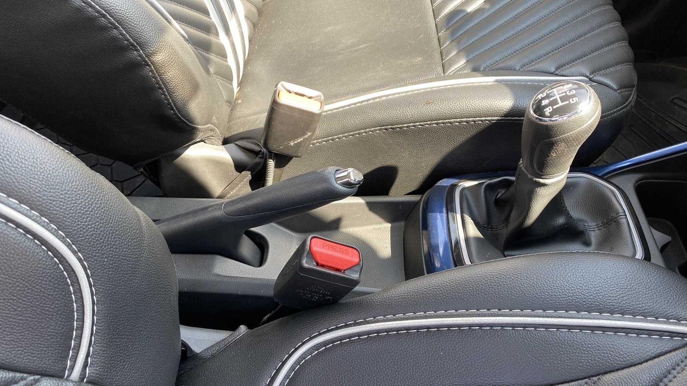 2022 Maruti IGNIS ALPHA 1.2, Petrol, Manual, 3,441 km, Gear Lever