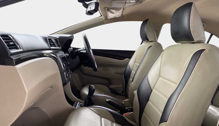 2015 Maruti Ciaz ZXI, Petrol, Manual, 92,588 km, Right Side Front Door Cabin