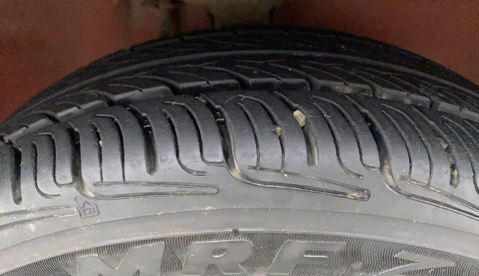 2010 Maruti Zen Estilo VXI, Petrol, Manual, 24,983 km, Right Front Tyre Tread