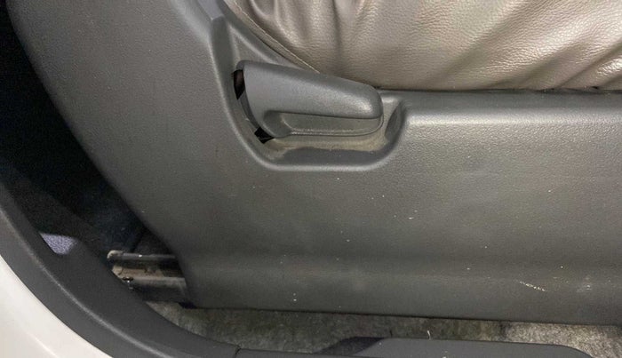 2012 Maruti Wagon R 1.0 VXI, Petrol, Manual, 29,891 km, Driver Side Adjustment Panel
