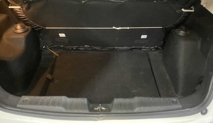 2021 Tata ALTROZ XZ PETROL, Petrol, Manual, 25,634 km, Boot Inside