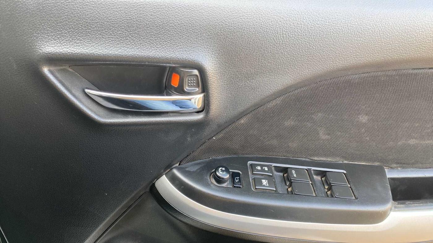 2016 Maruti Baleno DELTA DIESEL 1.3, Diesel, Manual, 1,02,293 km, Driver Side Door Panels Control