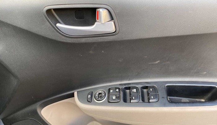 2020 Hyundai Grand i10 SPORTZ 1.2 KAPPA VTVT, Petrol, Manual, 22,140 km, Driver Side Door Panels Control