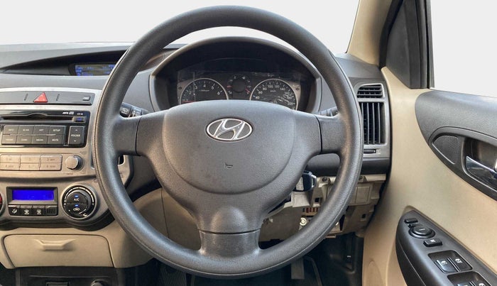 2013 Hyundai i20 MAGNA (O) 1.2, Petrol, Manual, 37,925 km, Steering Wheel Close Up